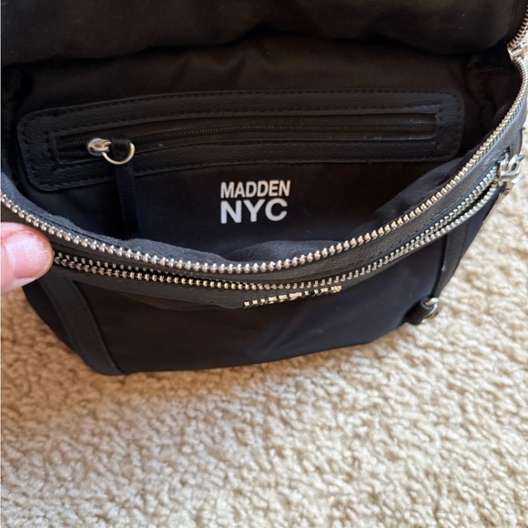 Black Madden NYC Crossbody Bag Fanny Pack - Picture 3 of 3